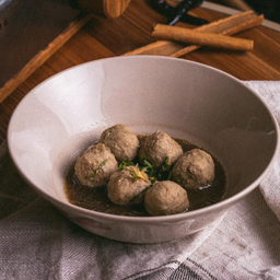 ลูกชิ้นลวก