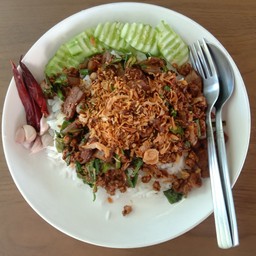 ลาบเหนือเนื้อราดข้าว(ลาบคั่วเนื้อ)