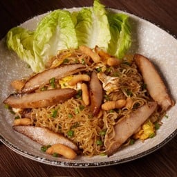 บะหมี่คั่วคอหมูย่าง