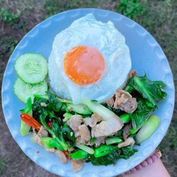 ข้าวคะน้าหมูสามชั้น