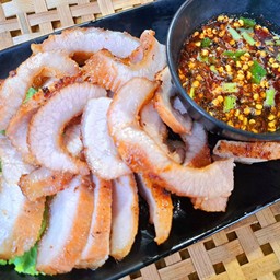 คอหมูย่าง