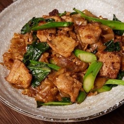 ผัดซีอิ้วหมูนุ่ม