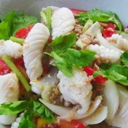 ยำปลาหมึก