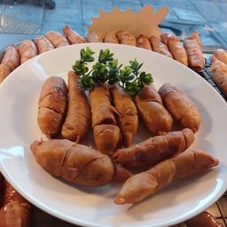 ร้านบาหลี กล้วยทอดตำหรับอินโดนีเซีย อยู่ข้าง 7/11
