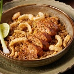 ข้าวผัดไส้อั่ว