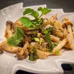 ลาบเห็ดสามอย่าง