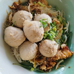 หมี่ขาวแห้งลูกชิ้นพิเศษ