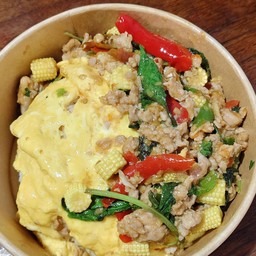 ข้าวกระเพราหมู+ไข่ข้น