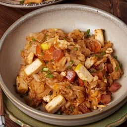 เส้นใหญ่ผัดงอแง