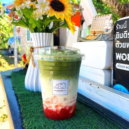 มัทฉะลาเต้ซอสสตอเบอรี่โฮมเมด