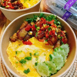 ข้าวหมูกรอบคั่วพริกเกลือ