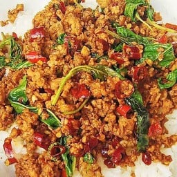 อยู่-นี่ ตามสั่ง สาทร