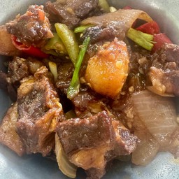 土豆炖牛腩เนื้อตุ๋นมันฝรั่ง