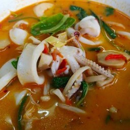 ต้มยำปลาหมึก