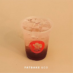 Strawberry soda สตรอเบอรี่โซดา