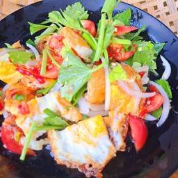 ยำไข่ดาว