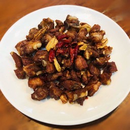 ซี่โครงหมูทอดกระเทียม