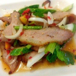 ยำหมูย่าง