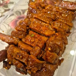 หมูอบ อร่อยเฉย 220g