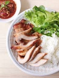 ข้าวคอหมูย่างน้ำจิ้มแจ่ว