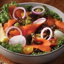 สลัดแซลม่อนรมควันน้ำสลัดญี่ปุ่น