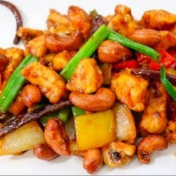 หมูยอผัดเม็ดมะม่วงหิมพานต์