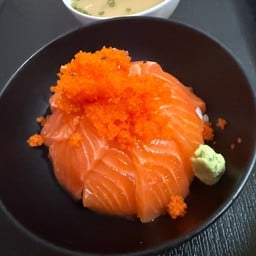 ข้าวหน้าแซลมอน