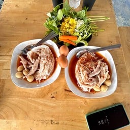[อร่อยซ่ากับโค้ก] ขนมจีน น้ำยาป่าตีนไก่ +  โค้ก ไม่มีน้ำตาล (ขวด) 