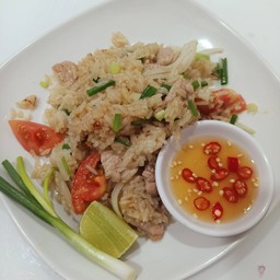 ข้าวผัดหมูชิ้น (จานเดียว)