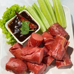 ไส้กรอกแดงจัมโบ้รมควันย่าง