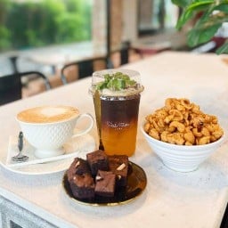 สายศิลป์ คาเฟ่ / SaiSin Cafe ตรงข้ามที่ว่าการอำเภอพระนครศรีอยุธยา
