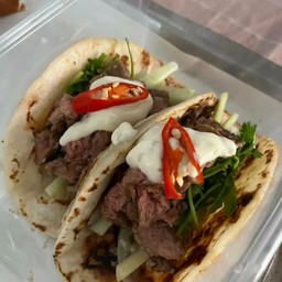 ทาโก้ซอสเผ็ด (แป้งห่อเนื้อ)