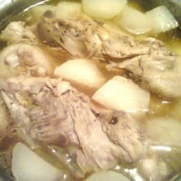 สามชั้นต้มน้ำปลา ไก่ทอดน้ำปลา by ข้าวต้มหนวด 24 น.