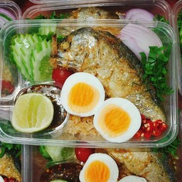 ข้าวคลุกพริกป่นมะนาวปลาทู