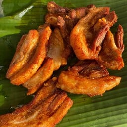 ลุงชัย หมูทอด เนื้อทอด