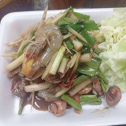 ตำไหลบัว กุ้งสดหอยแครง