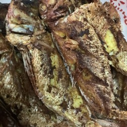 ปลาแดงทอดขมิ้น