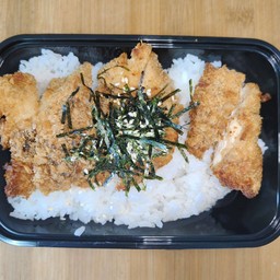 ข้าวหน้าไก่ทงคัตสึญี่ปุ่น