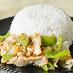 ข้าวราดไก่ผัดพริกสด