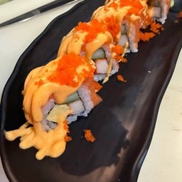 ซาชิมิมากิโรลซอสไข่กุ้ง