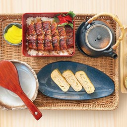 เซทข้าวหน้าปลาไหลย่าง