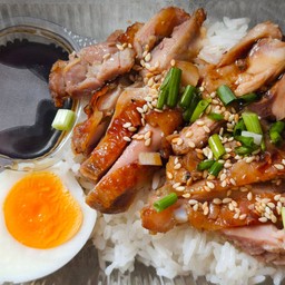 [อร่อยซ่ากับโค้ก] ข้าวหน้าไก่เทอริยากิ อิ่มคุ้ม ! ไข่ครึ่งฟอง +  โค้ก ออริจินัล (กระป๋อง)