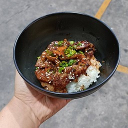 ข้าวหน้าหมูย่างหม่าล่า (หมูนุ่ม)