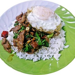 กะเพราเนื้อราดข้าว