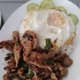 ข้าวกระเพราหมูสด