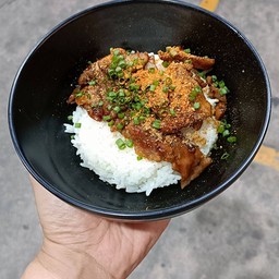 ข้าวหน้าหมูย่าง ยากินิคุ (หมูนุ่ม)