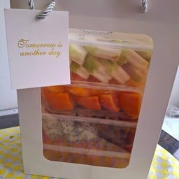 ชุดผลไม้ พร้อมทาน ปิ่นโต