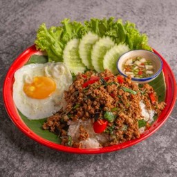 กะเพราหมู ราดข้าว