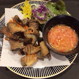 หนังปลาแซลมอนทอดกรอบ