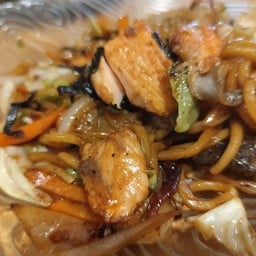 ยากิโซบะแซลมอน ซอสดำ